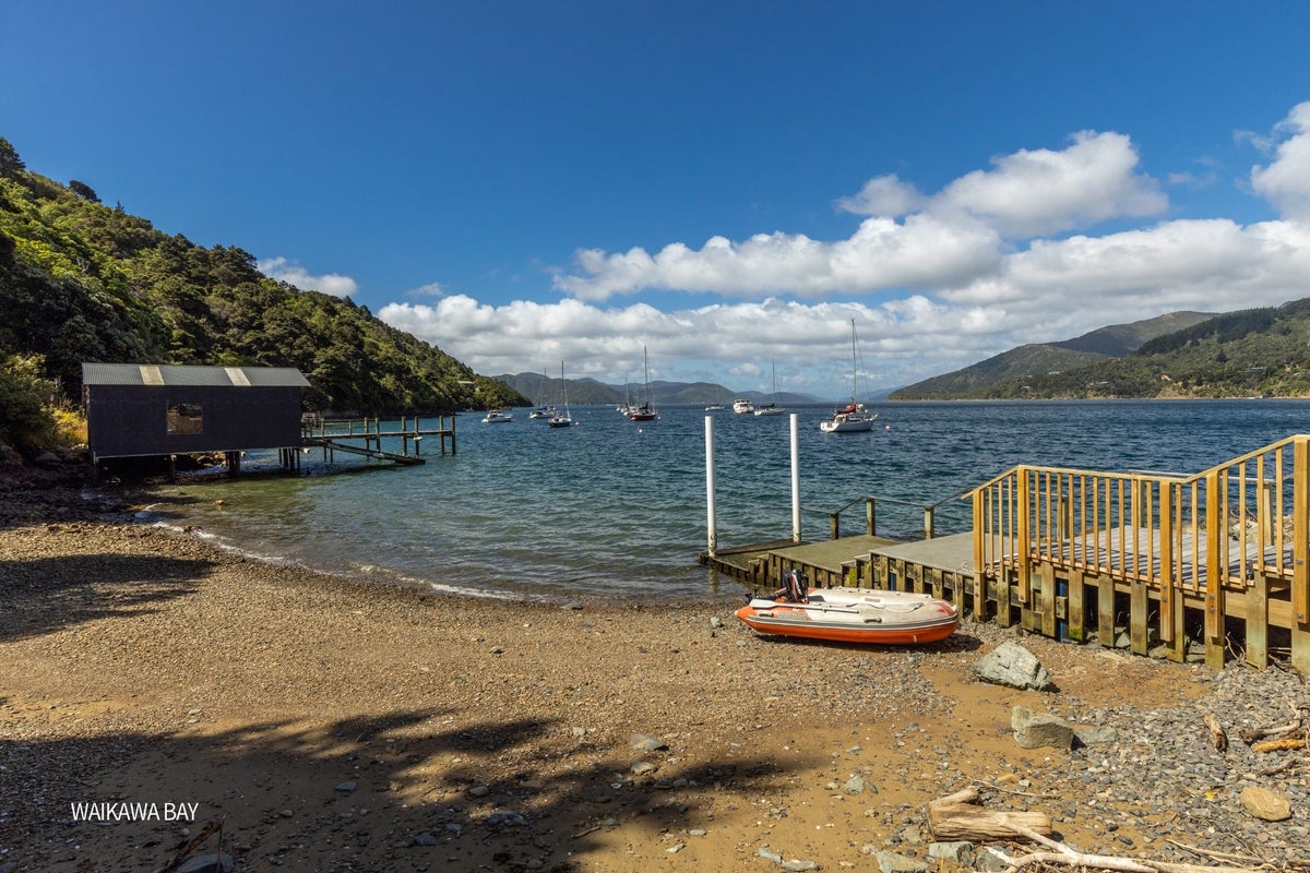 2 Marina Drive, Waikawa, Picton - Carousel 30
