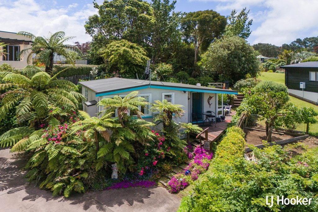 305 Tanners Point Road, Tanners Point, Katikati - Carousel 1