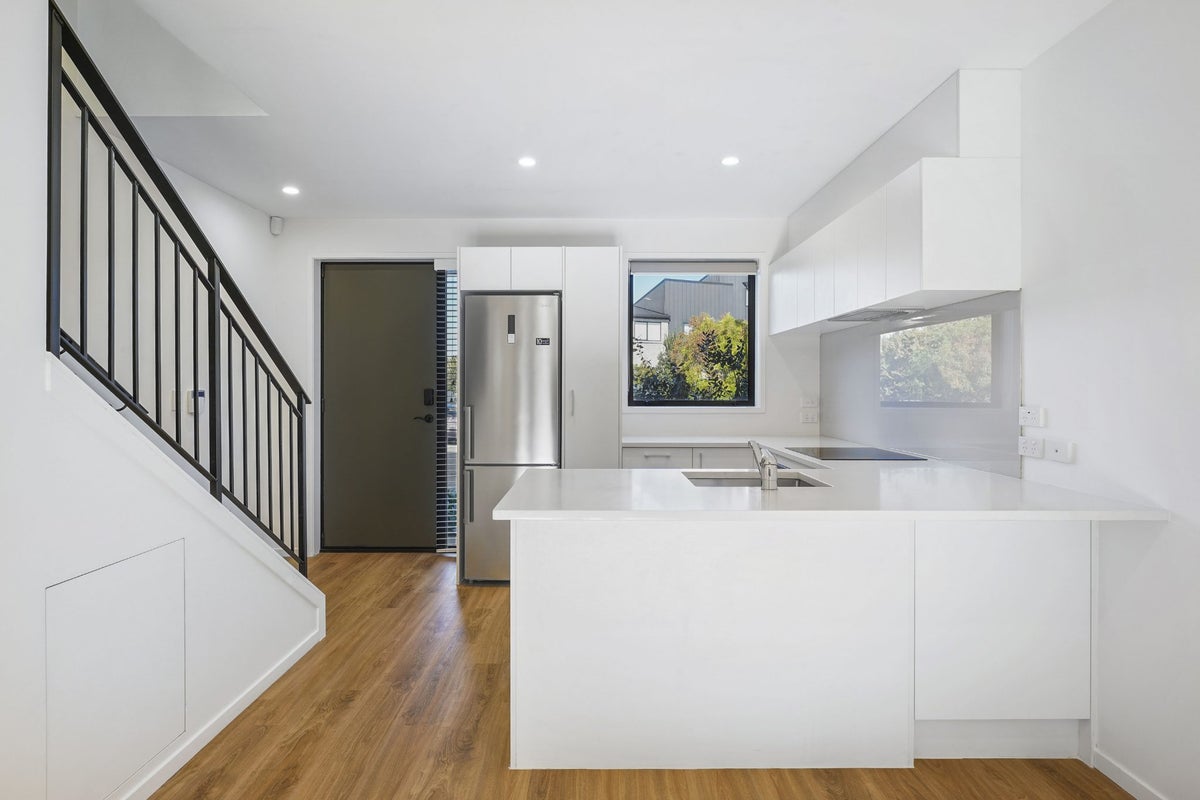 16 Rara Lane, Manukau, Auckland - Carousel 2