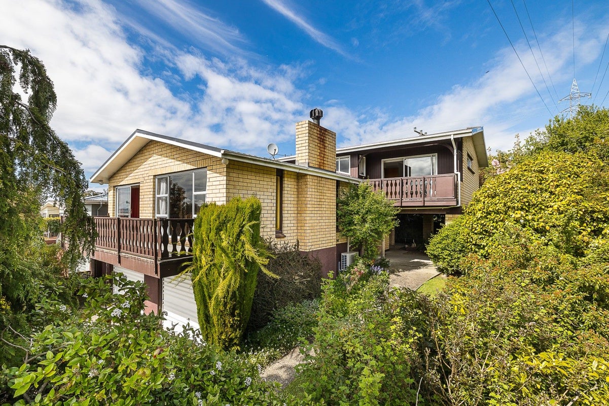 79 Centennial Avenue, Helensburgh, Dunedin - Carousel 1