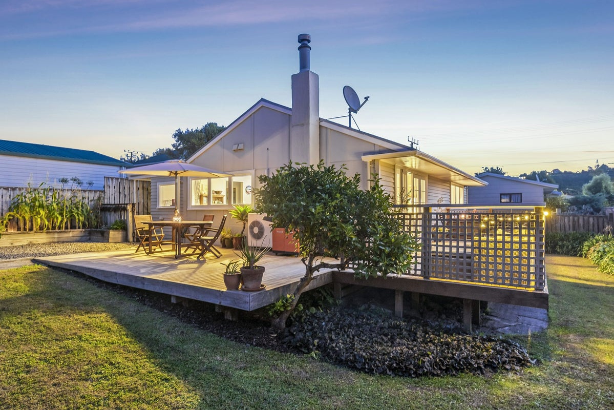 63 Ruapehu Street, Paraparaumu, Paraparaumu - Carousel 1