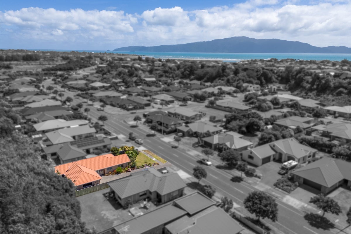 106 Weggery Drive, Waikanae Beach, Waikanae - Carousel 2