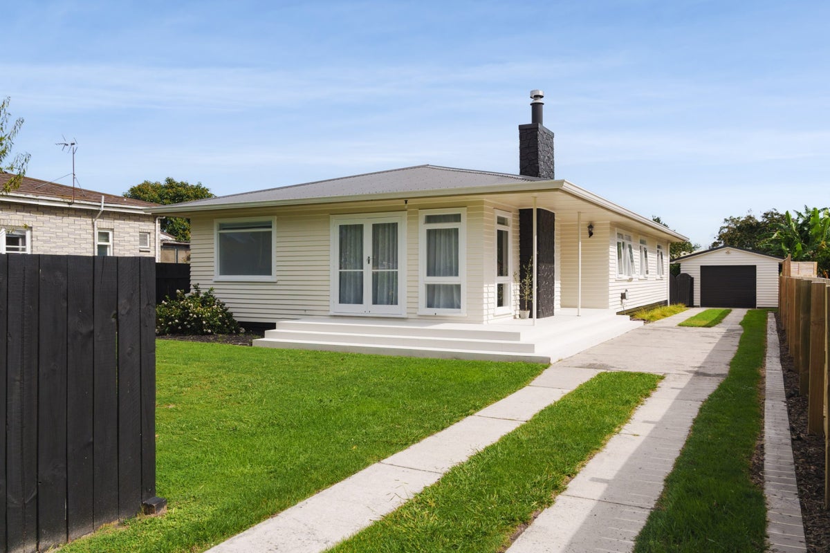 138 Stout Street, Mangapapa, Gisborne - Carousel 1