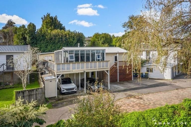 2/6 Makora Road, Massey, Auckland - Carousel 1