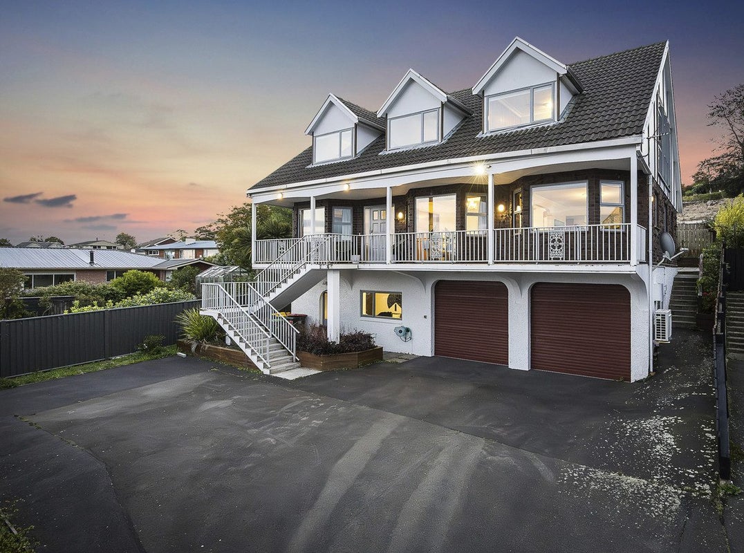 11A Harcourt Street, Belleknowes, Dunedin - Carousel 1