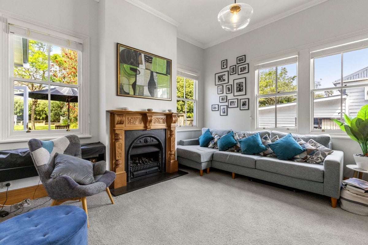12 King Edward Street, Mount Eden, Auckland - Carousel 2