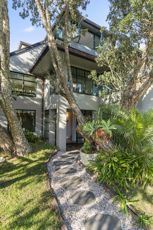 56A Wairoa Road, Narrow Neck, Auckland - Carousel 2
