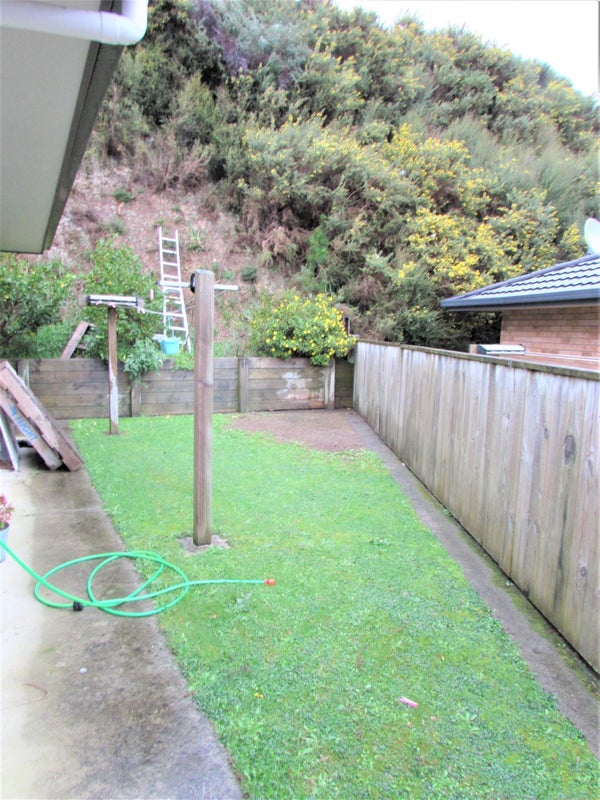 23 Aragon Grove, Kingsley Heights, Upper Hutt - Carousel 12