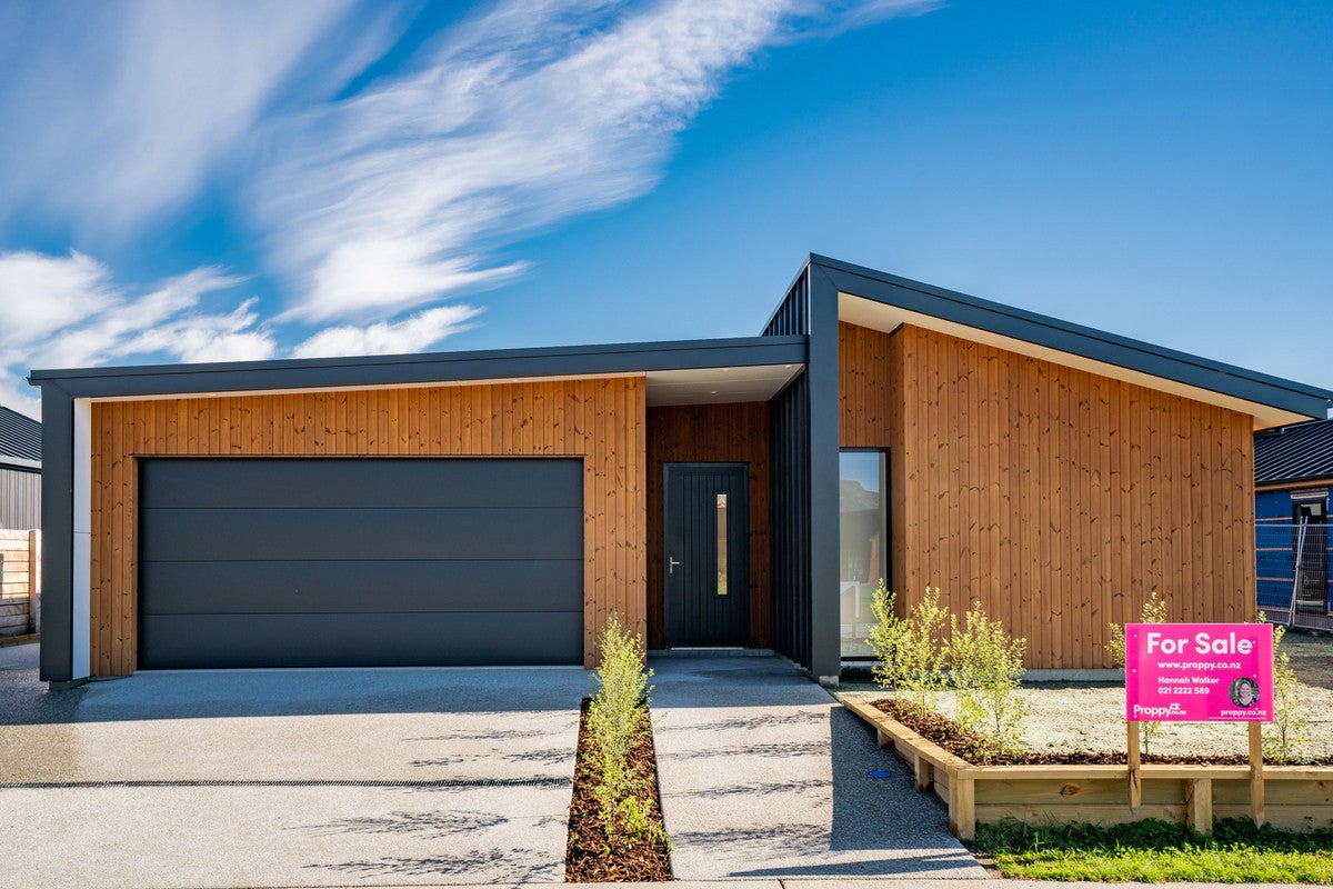 7 Peterculter Drive, WANAKA - Carousel 1