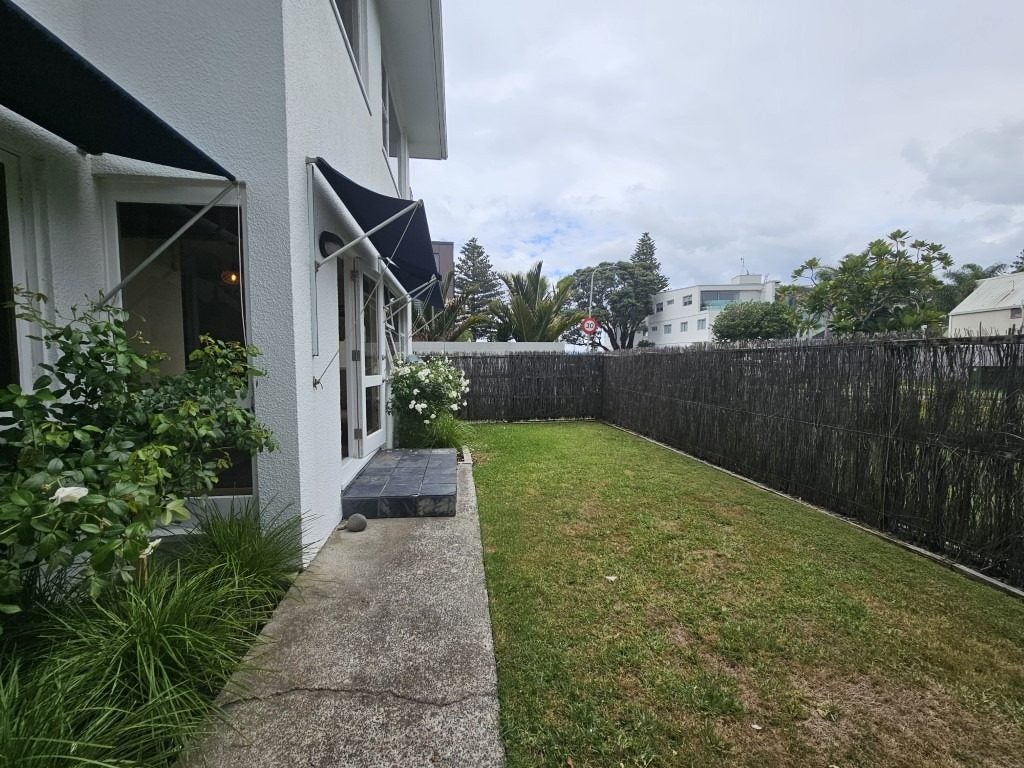 8 Commons Avenue, Mount Maunganui, Mount Maunganui - Carousel 1
