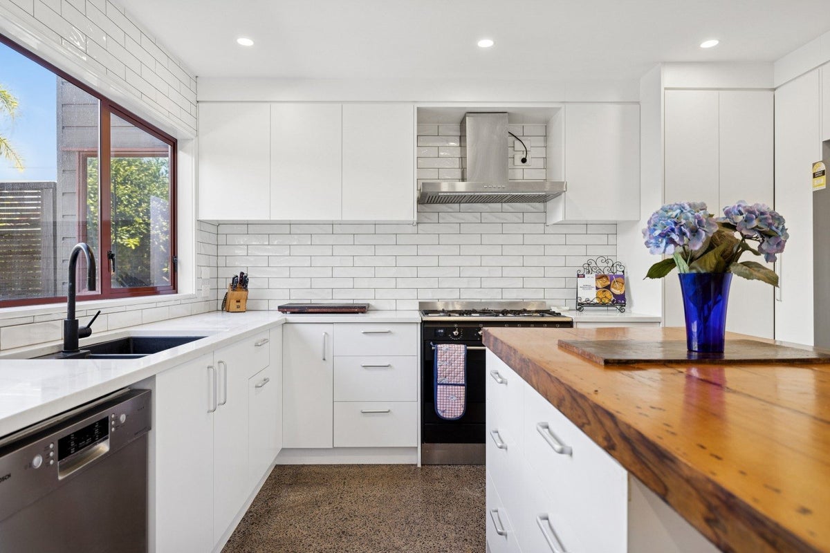8A Wicklow Road, Narrow Neck, Auckland - Carousel 2