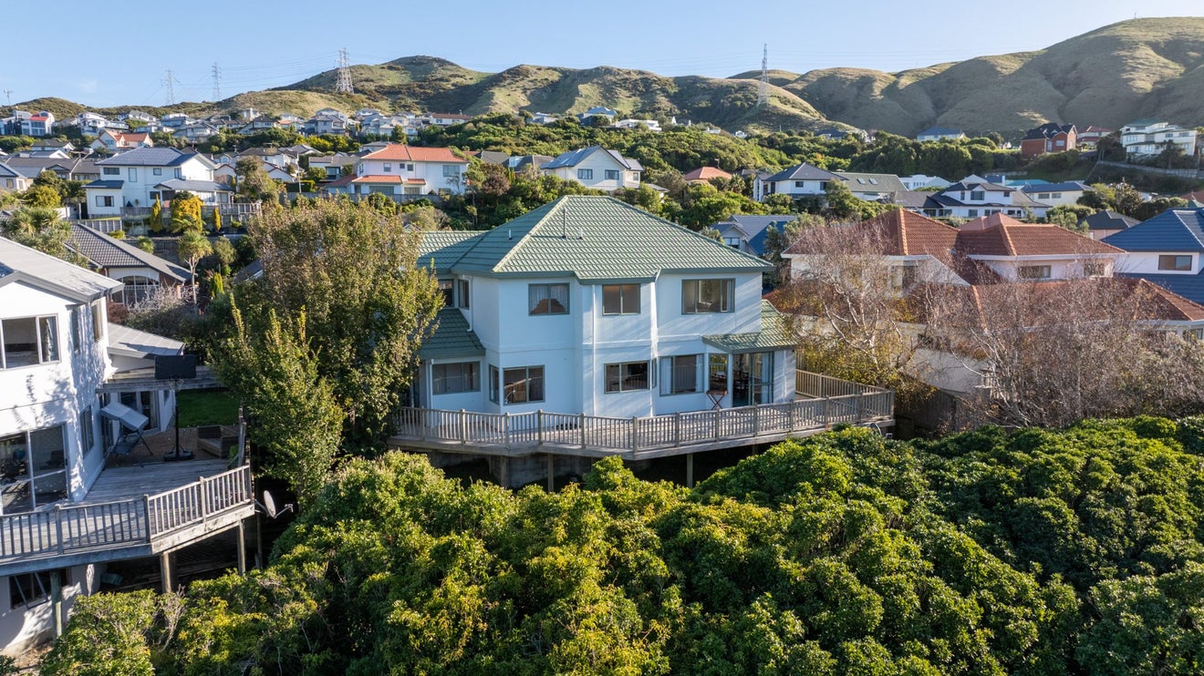 18 Amesbury Drive, Churton Park, Wellington - Carousel 26