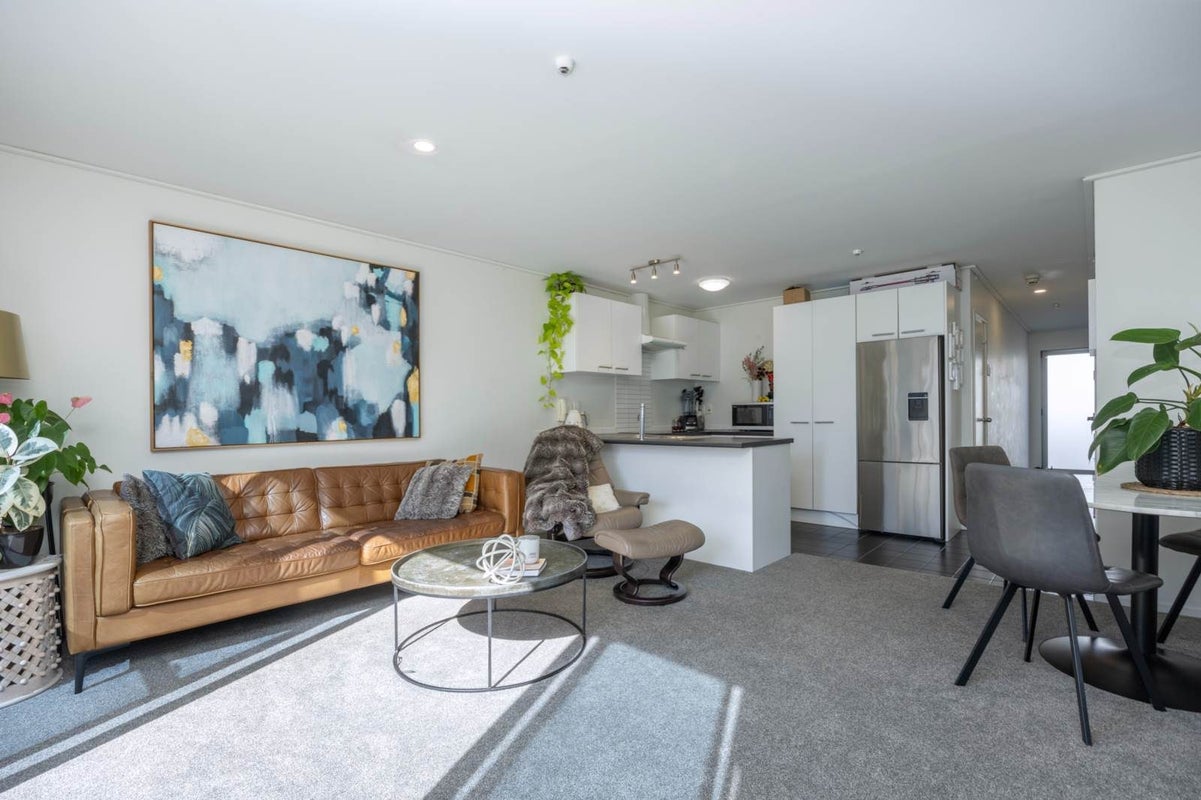 239/287 Onehunga Mall, Onehunga, Auckland - Carousel 1