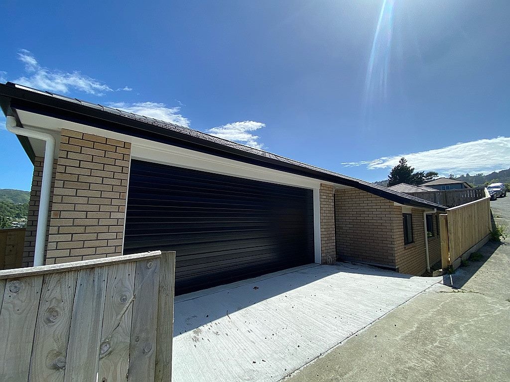 30 Speldhurst Grove, Stokes Valley, Lower Hutt - Carousel 1
