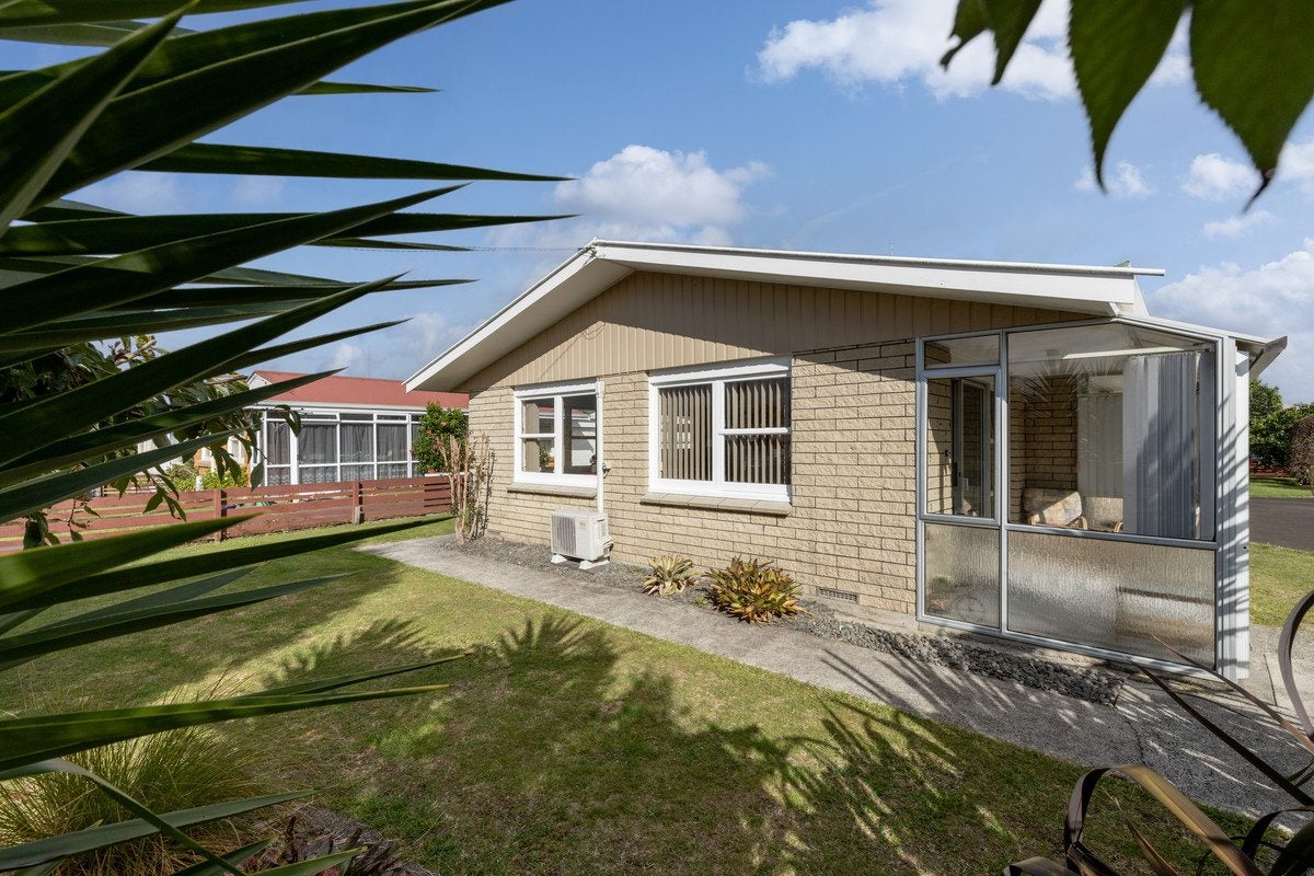 1/121 Greerton Road, Gate Pa, Tauranga - Carousel 1