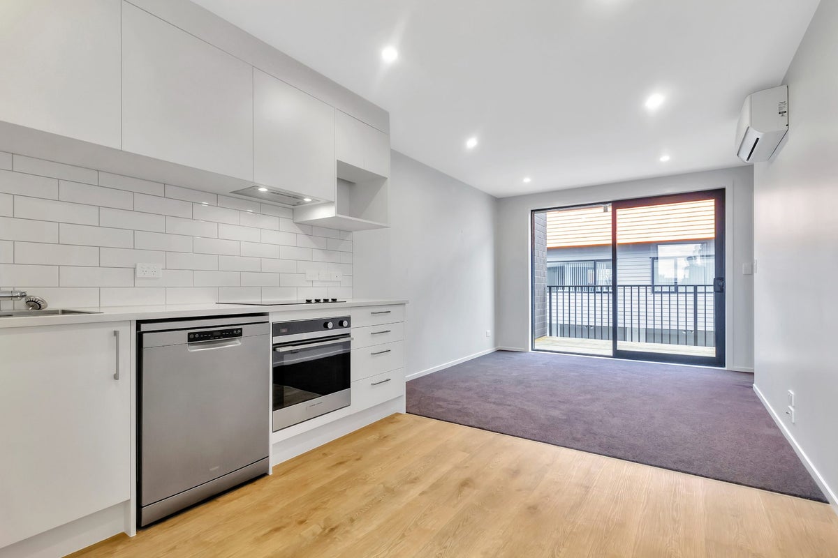 7/3234 Great North Road, New Lynn, Auckland - Carousel 1