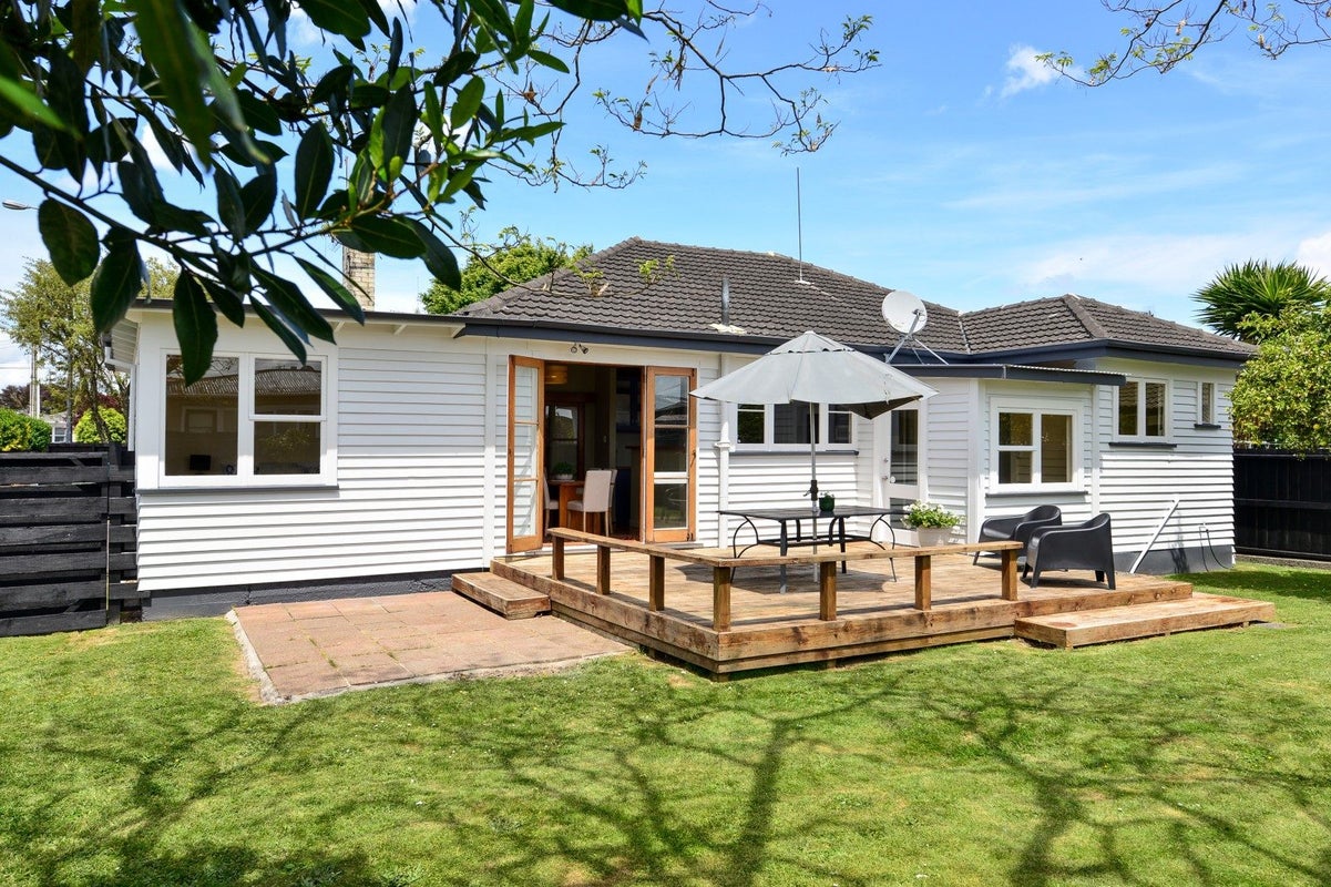 61A Vardon Road, St Andrews, Hamilton - Carousel 1