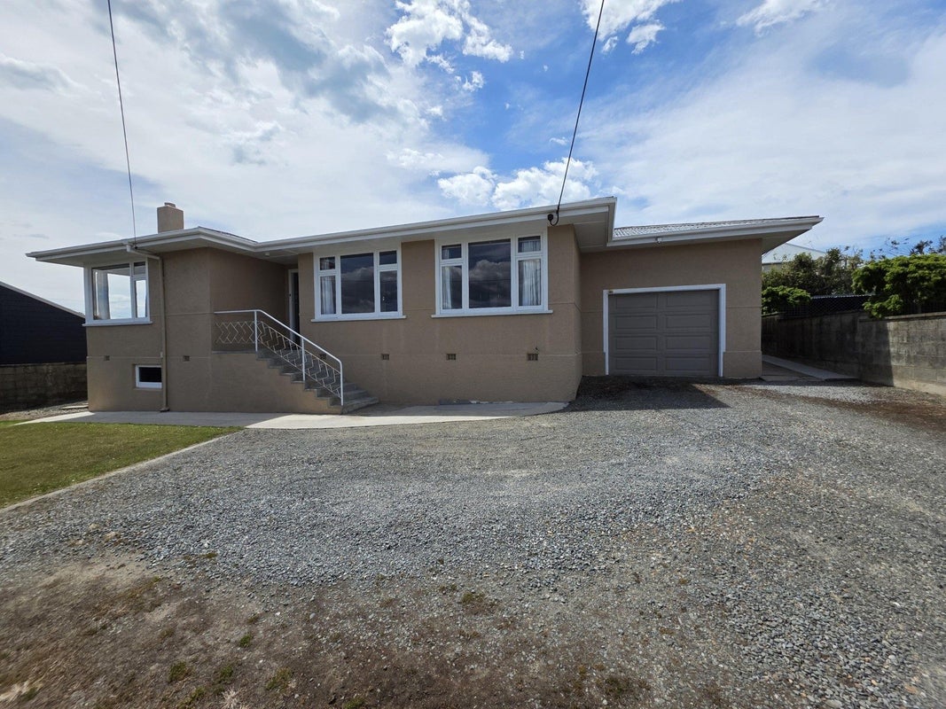45 Upper Ure Street, South Hill, Oamaru - Carousel 1
