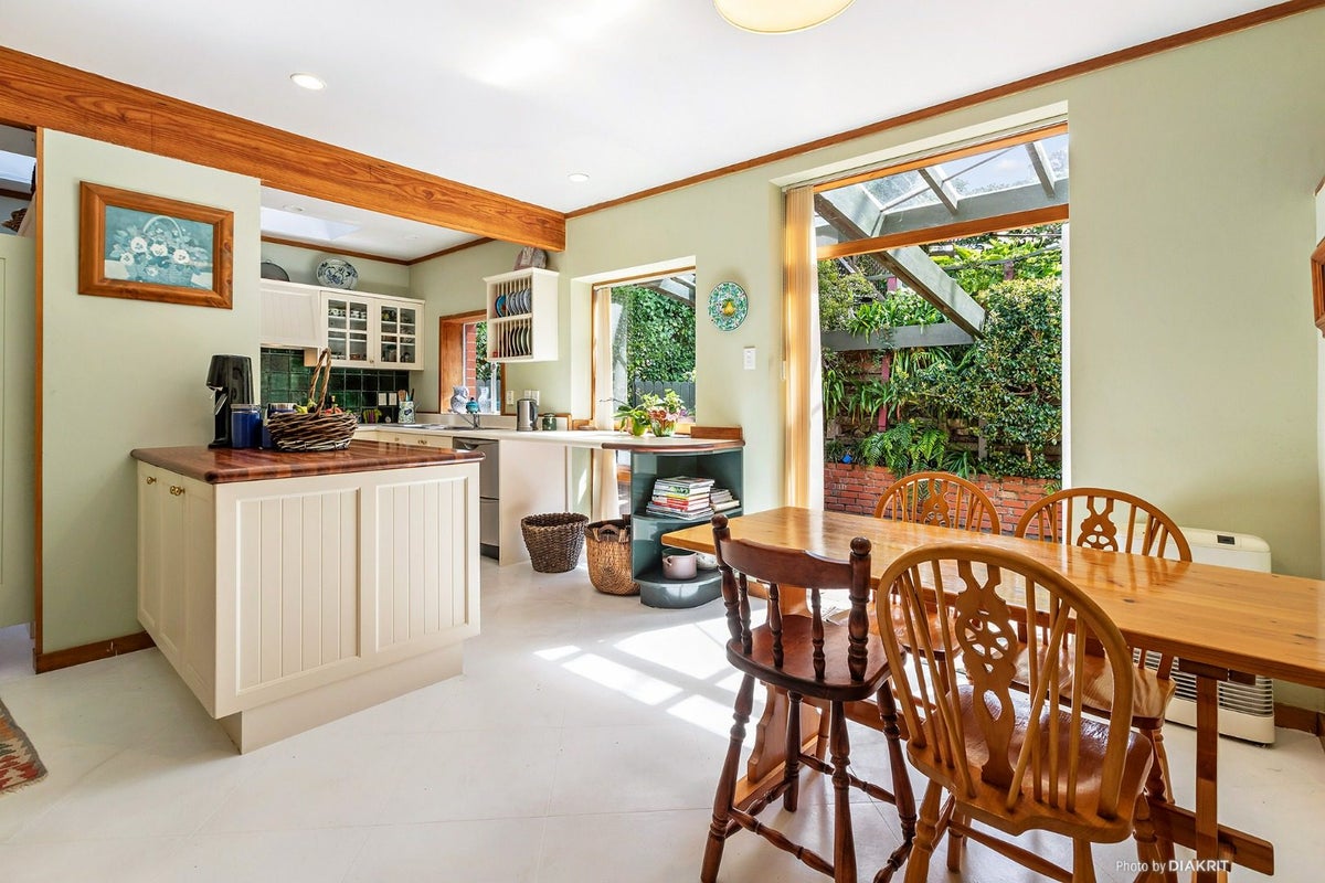 9 Fitzroy Street, Wadestown, Wellington - Carousel 1
