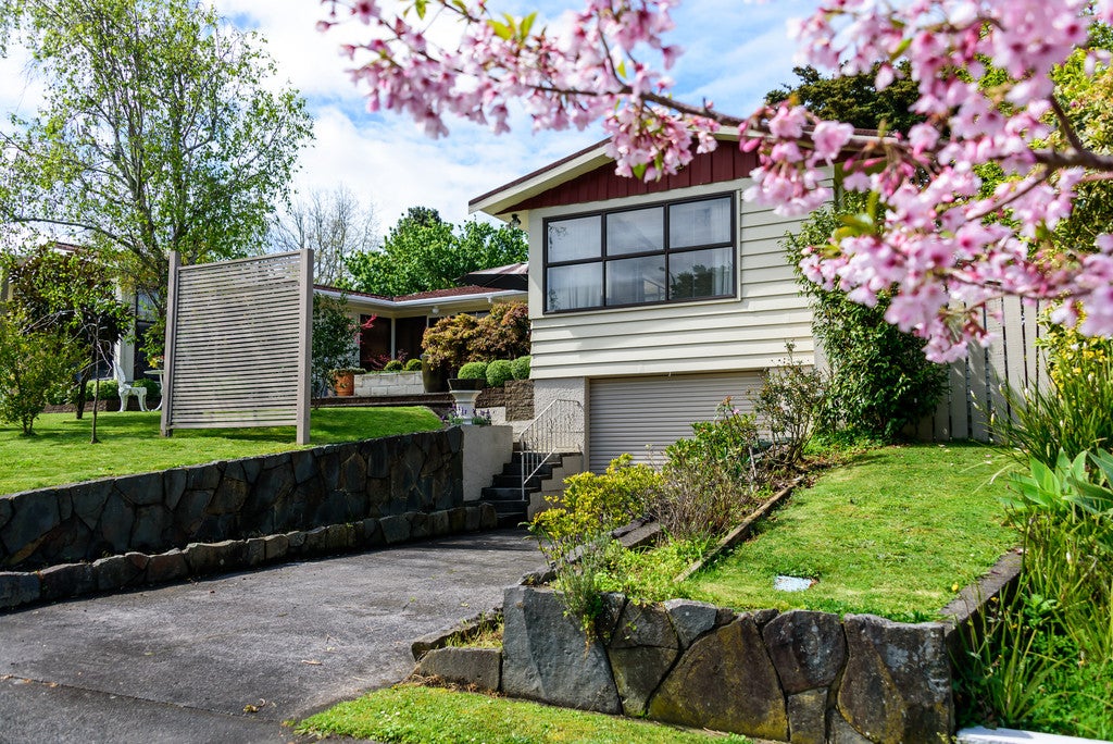9 Walpole Avenue, Hillpark, Auckland - Carousel 1