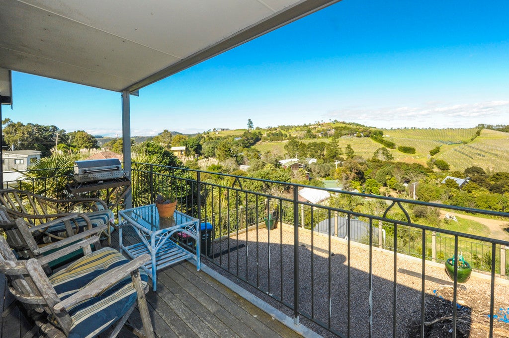 369 Sea View Road, Onetangi, Waiheke Island - Carousel 2