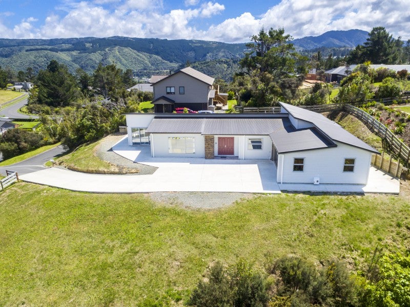 25B Mount Marua Way, Timberlea, Upper Hutt - Carousel 1