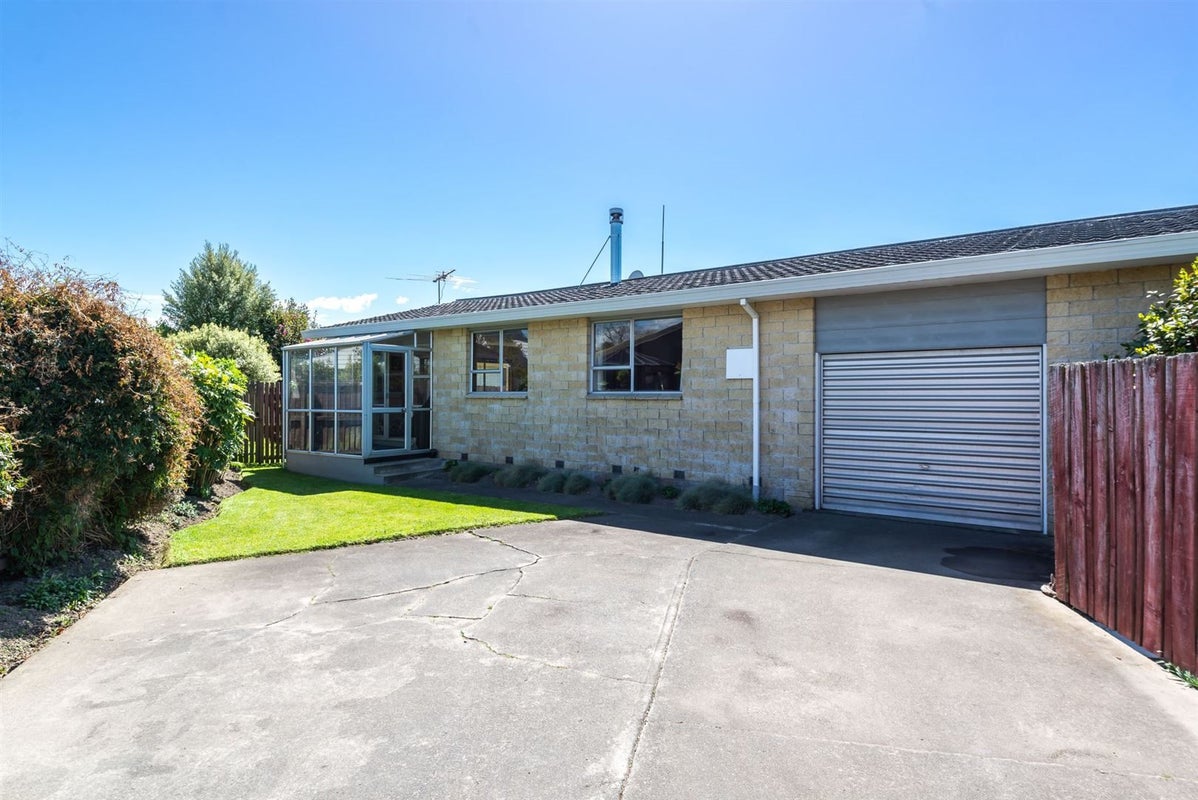 2/6a CHIPPING LANE, Redwood, Christchurch - Carousel 1