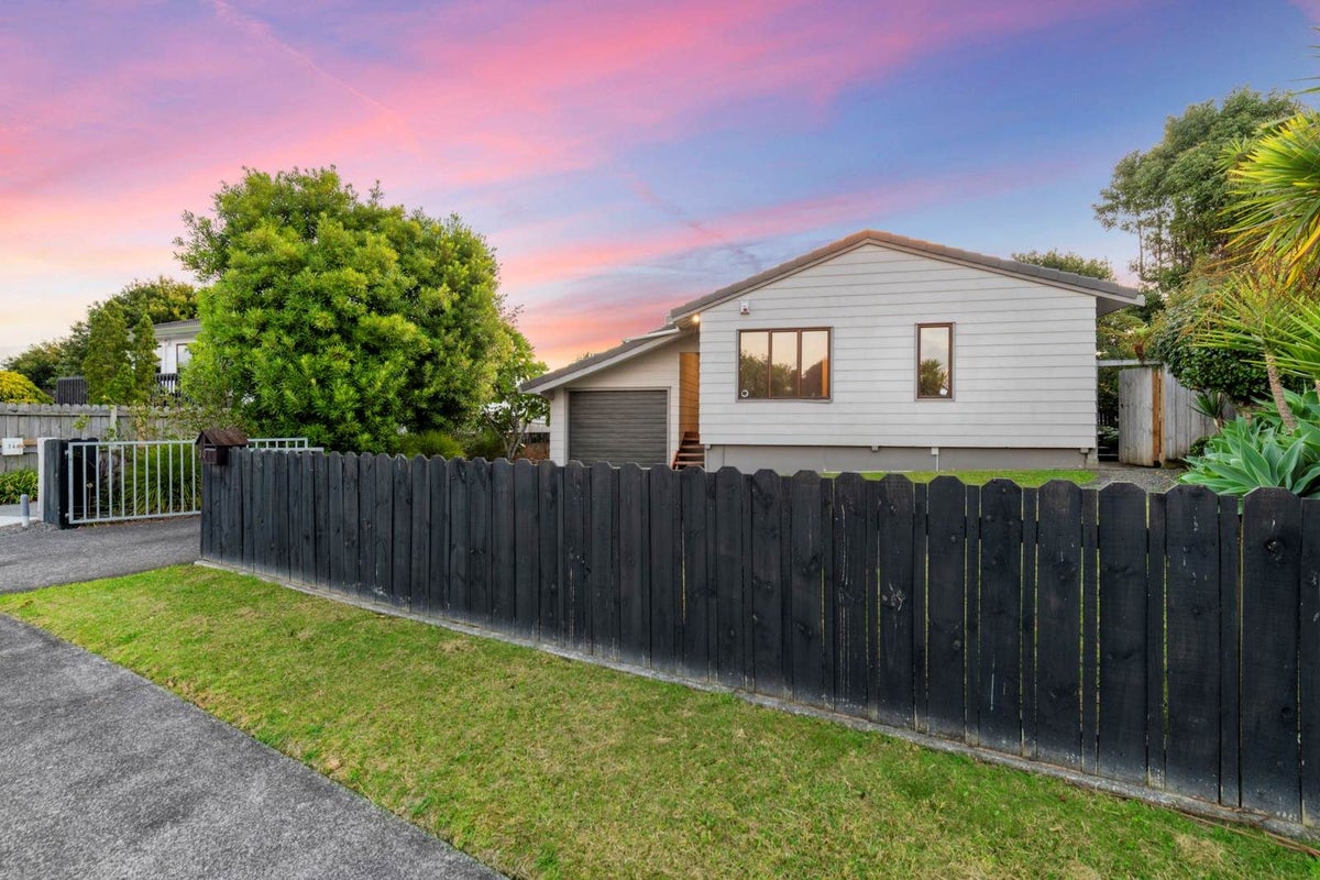 30 Sandgate Avenue, Botany Downs, Auckland - Carousel 27