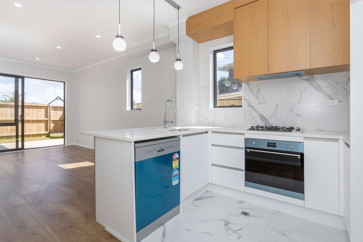 7/3 Norrie Avenue, Mount Albert, Auckland - Carousel 2