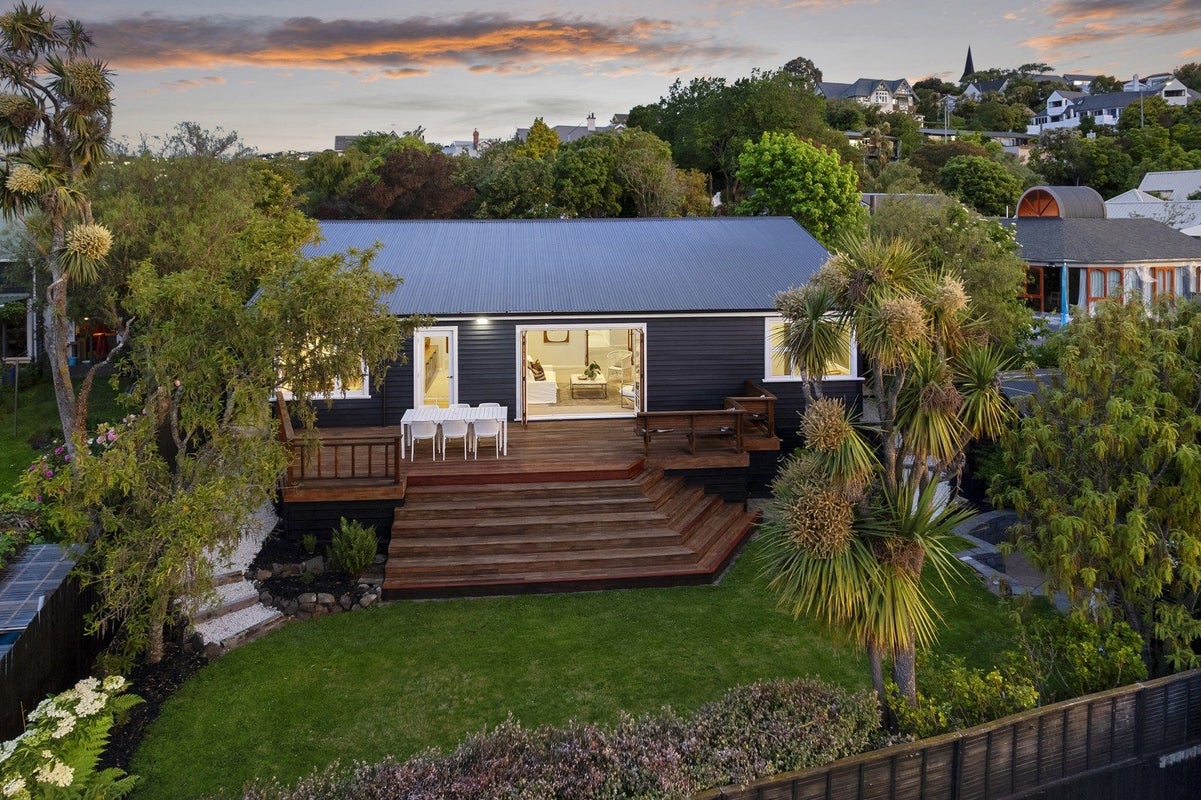 18 Dyers Pass Road, Cashmere, Christchurch - Carousel 1