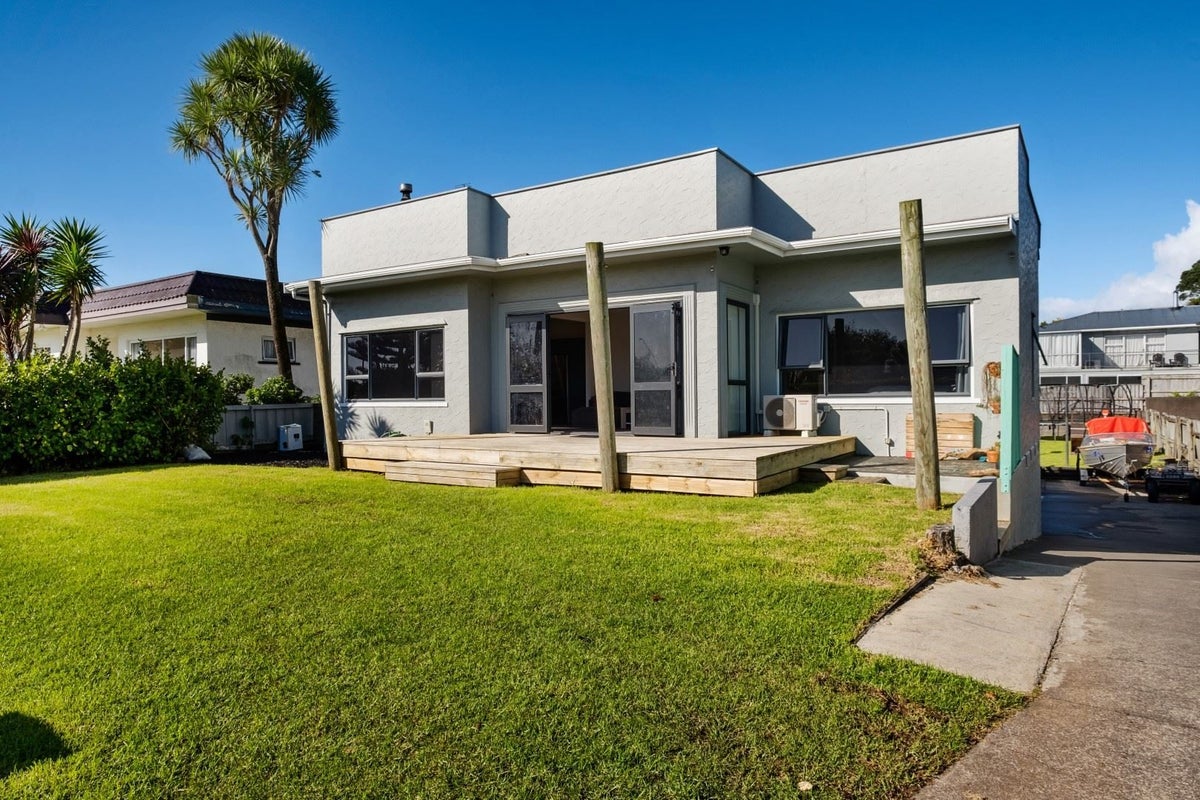 67 South Road, Blagdon, New Plymouth - Carousel 2