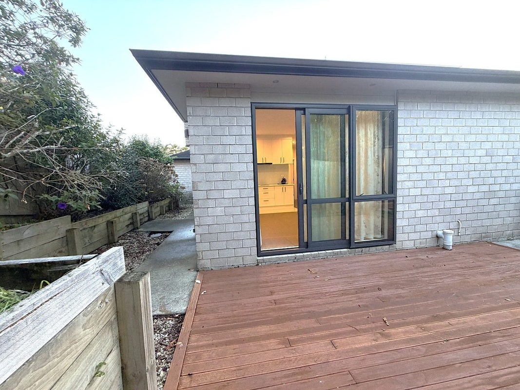7 Northcross Drive, Oteha, Auckland - Carousel 2