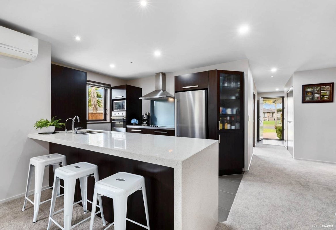 3 Silkwood Crescent, Karaka, Papakura - Carousel 2
