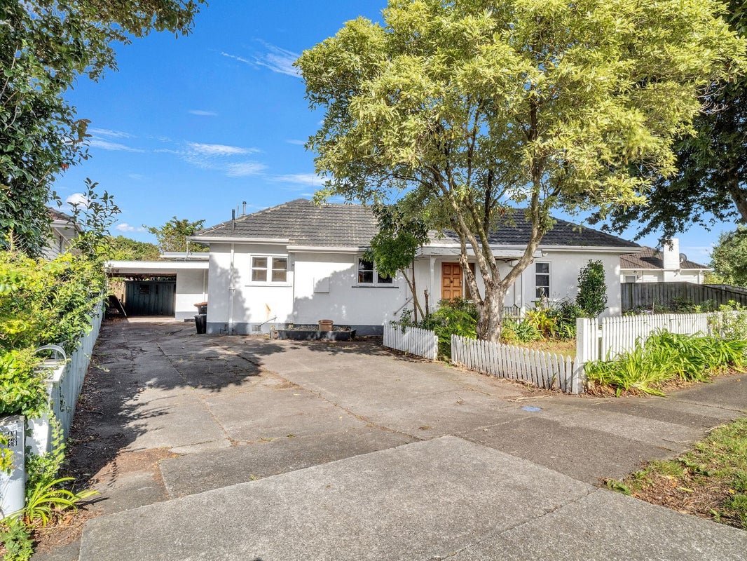 202 Botanical Road, Takaro, Palmerston North - Carousel 1