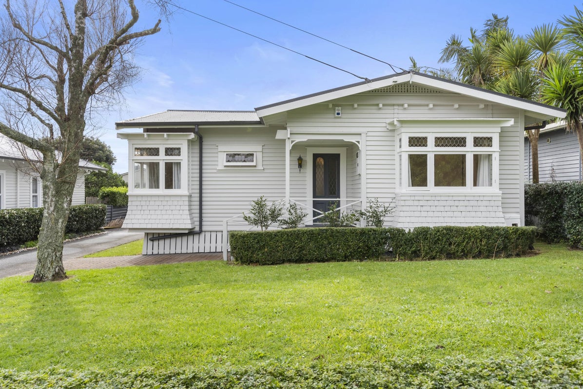 3 Guardwell Terrace, Mount Albert, Auckland - Carousel 1