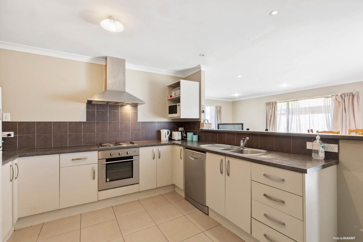 12 Stardon Place, Favona, Auckland - Carousel 2