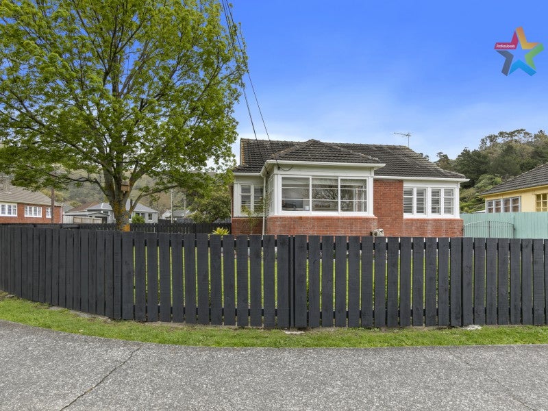 114 Waddington Drive, Naenae, Lower Hutt - Carousel 2