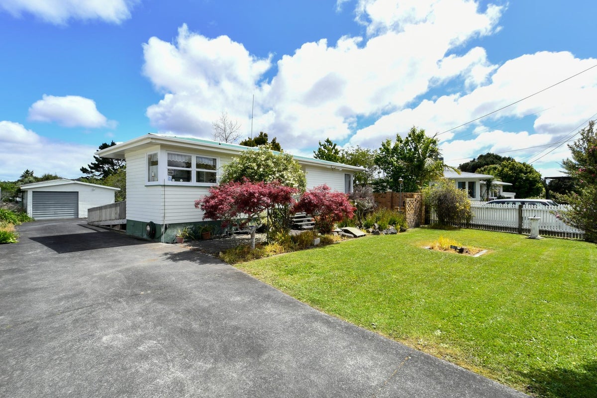 8 Mcentee Road, Waitakere, Auckland - Carousel 13