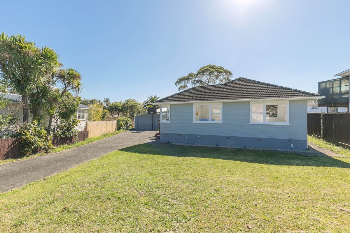 29 Nile Road, Kelston, Auckland - Carousel 30