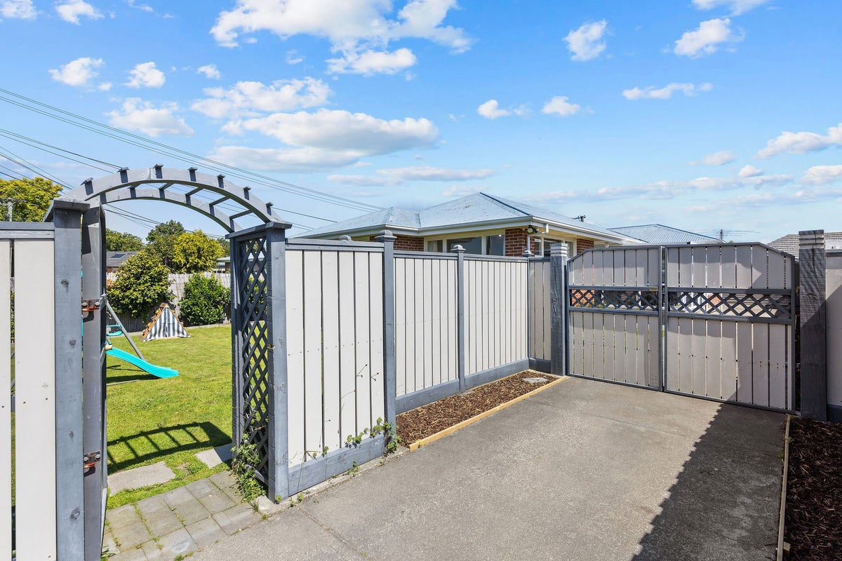 10 Barclay Place, Burwood, Christchurch - Carousel 24