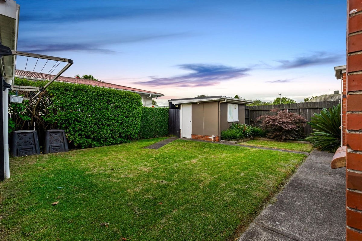 2 Eastdale Road, Avondale, Auckland - Carousel 2