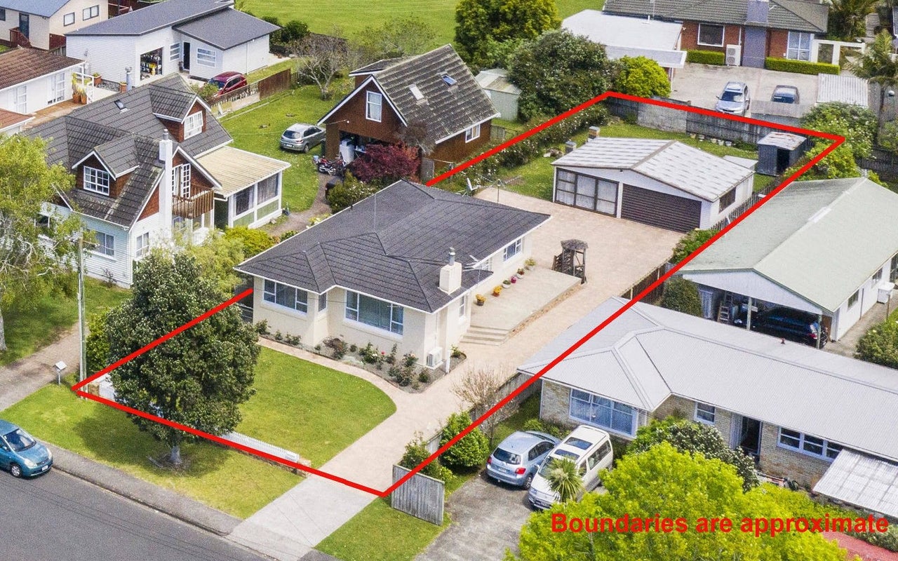 20 Peachgrove Road, Te Atatu Peninsula, Auckland - Carousel 2