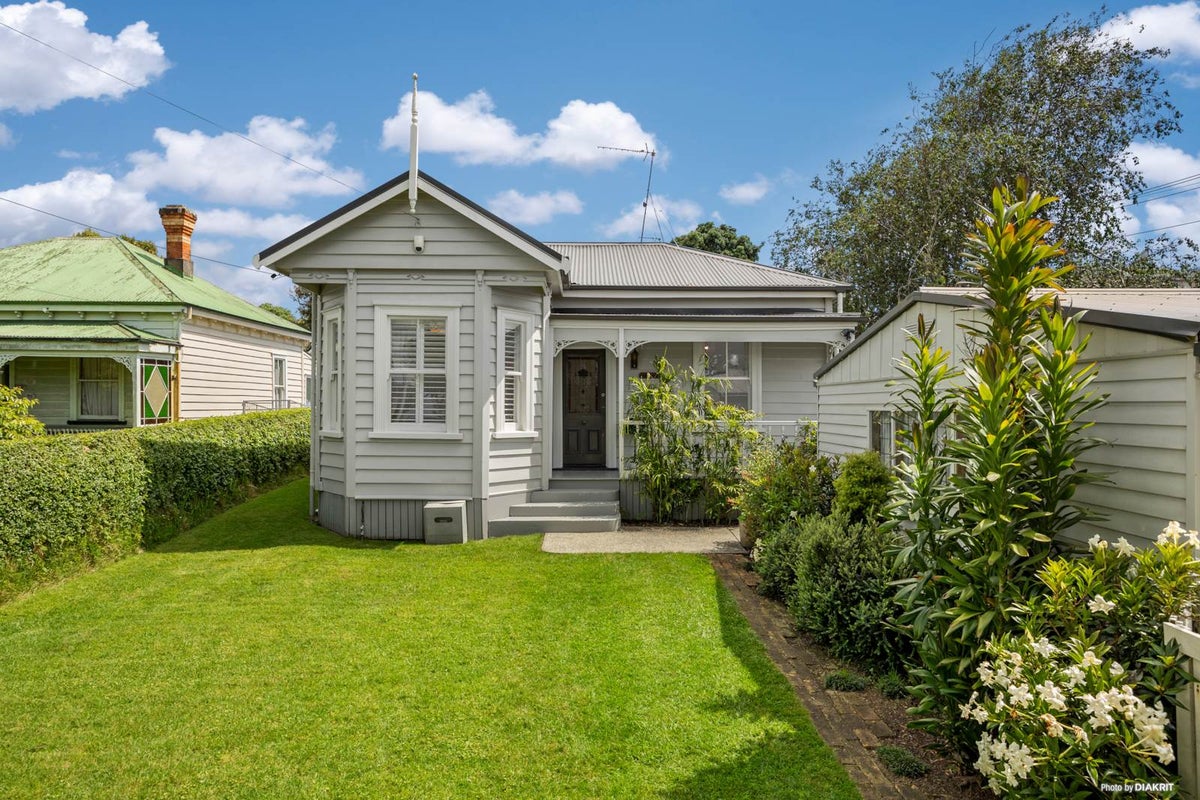30 Hardington Street, Onehunga, Auckland - Carousel 2