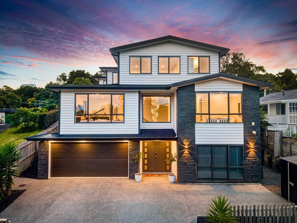 45A Endeavour Street, Blockhouse Bay, Auckland - Carousel 1
