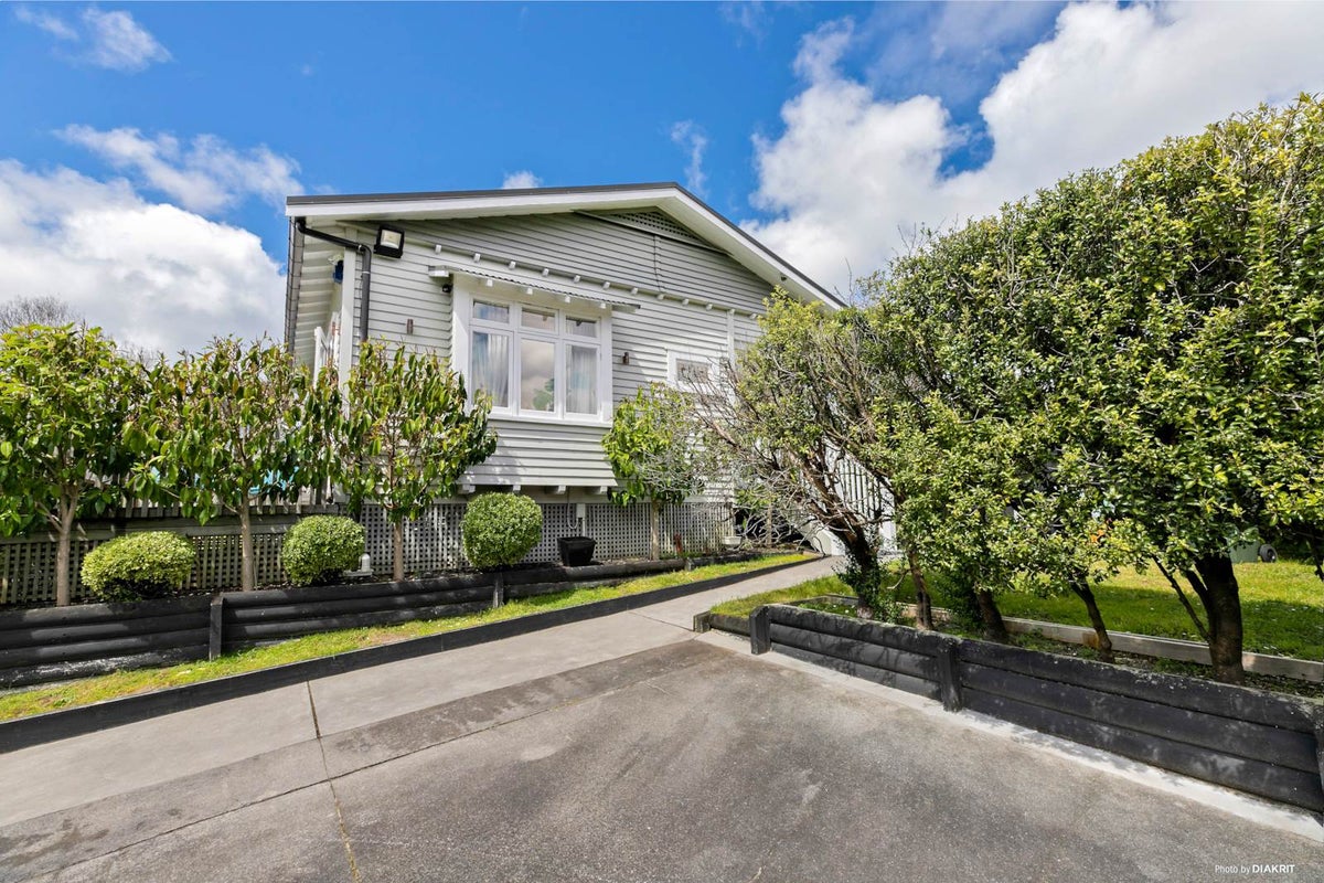 26A Rata Street, New Lynn, Auckland - Carousel 2