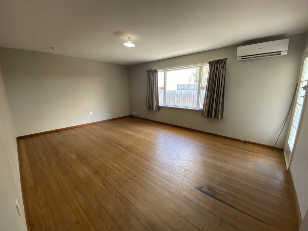 49 Edgeware Road, St Albans, Christchurch - Carousel 2