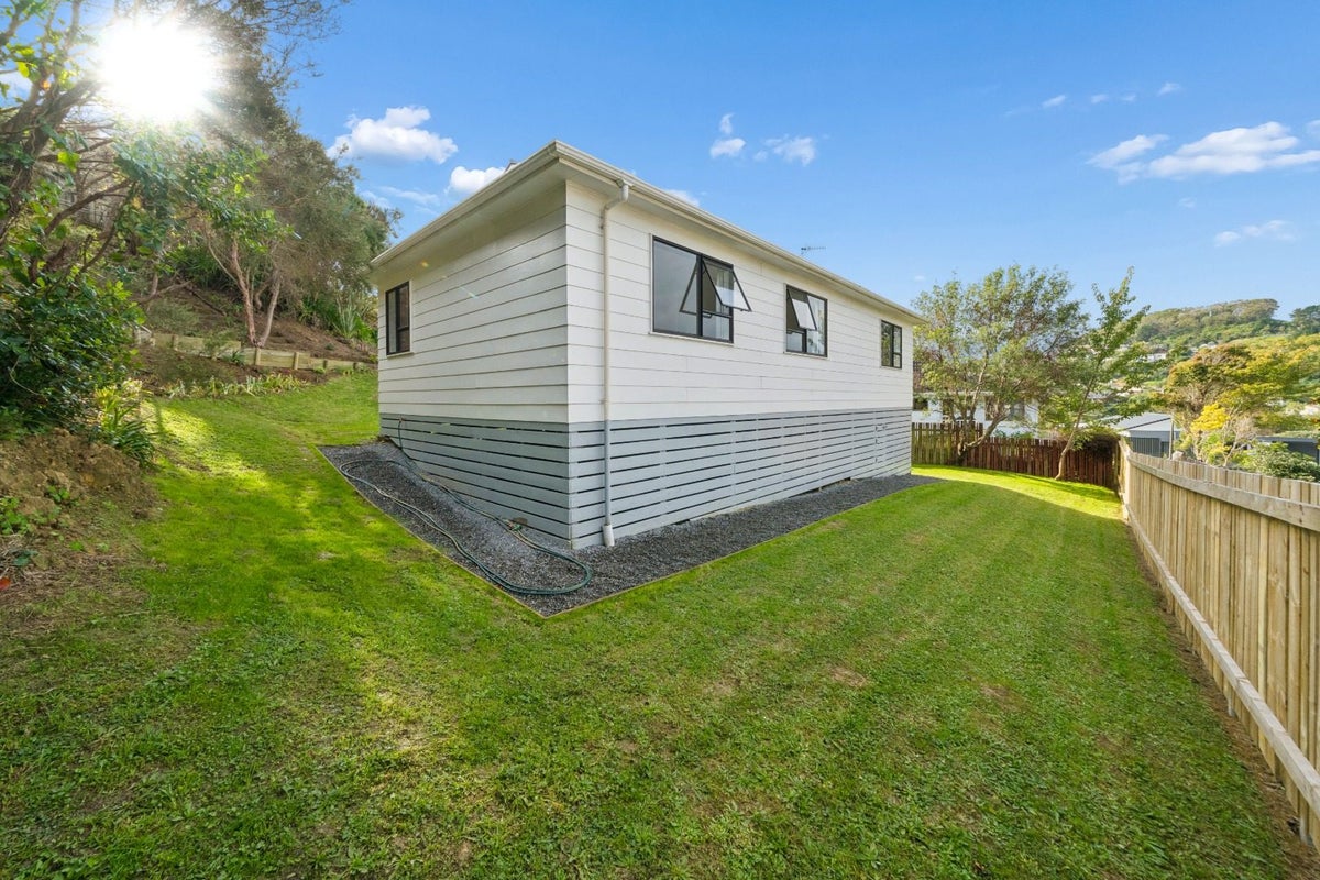 19 Staithes Drive North, Whitby, Porirua - Carousel 15