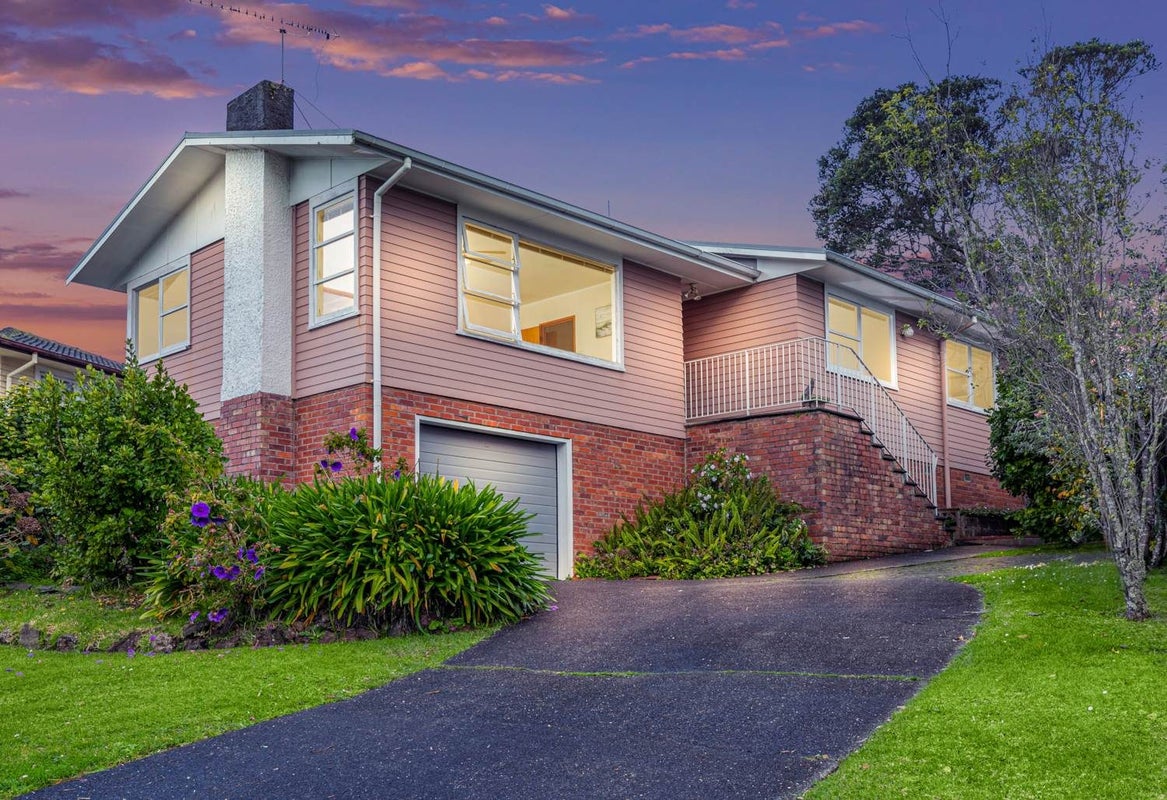 137 Moore Street, Hillcrest, Auckland - Carousel 1