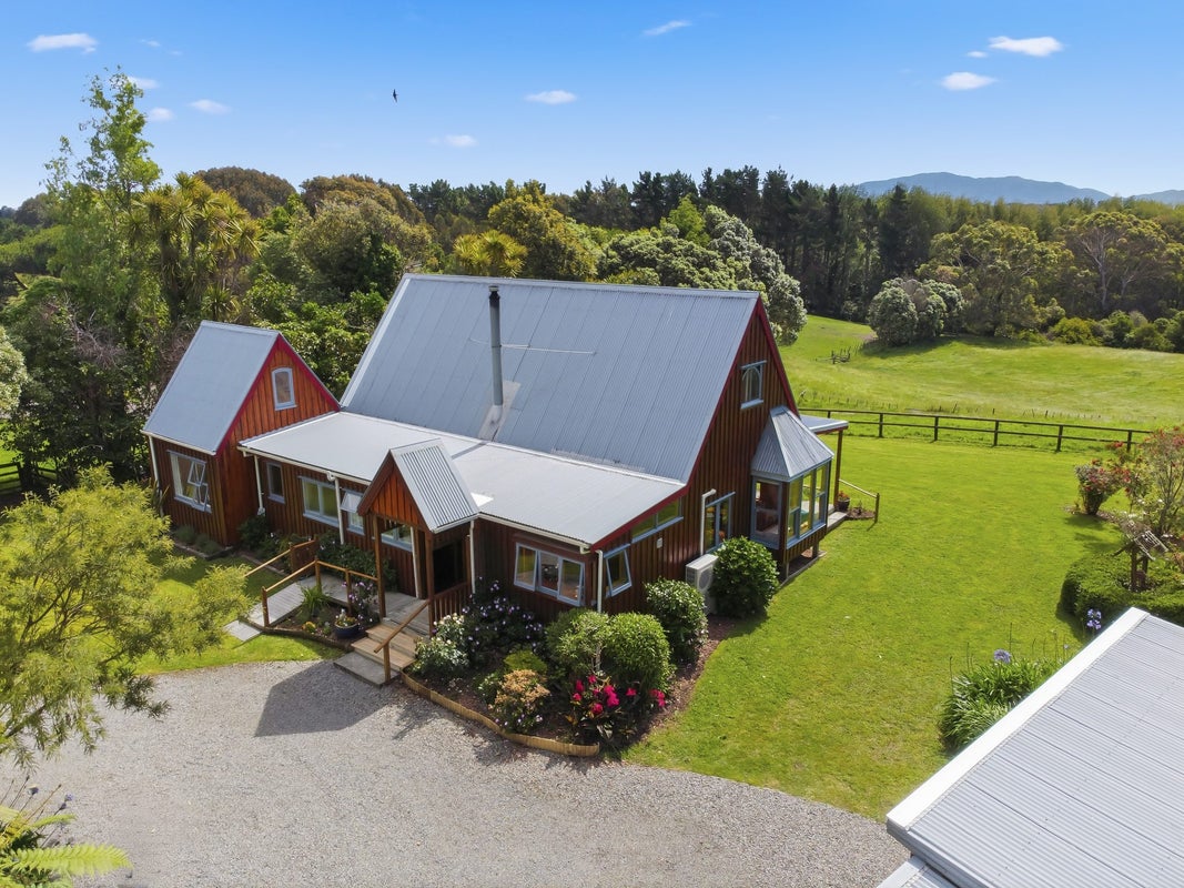 193 State Highway 1, Waikanae - Carousel 2
