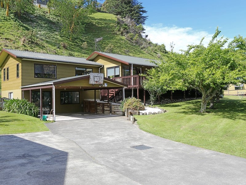 17 Oak Place, Poraiti, Napier - Carousel 1